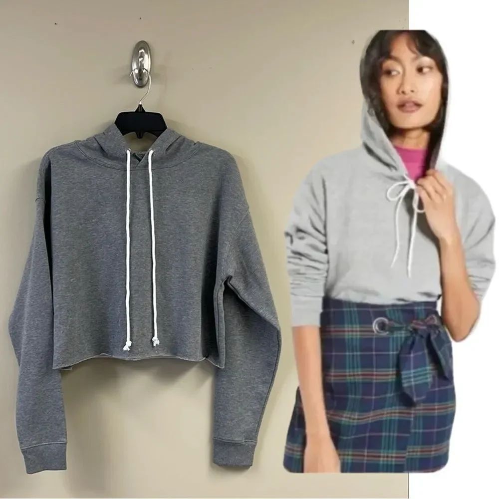 Wild Fable Cropped Grey Hoodie, Medium NWT , Raw Hem Edge